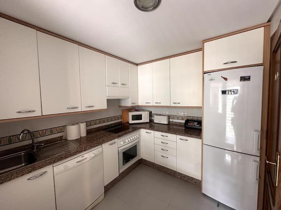 Costalita Beach Apartamento En เอสเตโปนา ภายนอก รูปภาพ