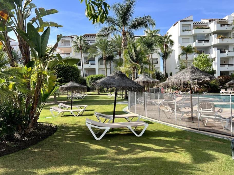 Costalita Beach Apartamento En เอสเตโปนา ภายนอก รูปภาพ