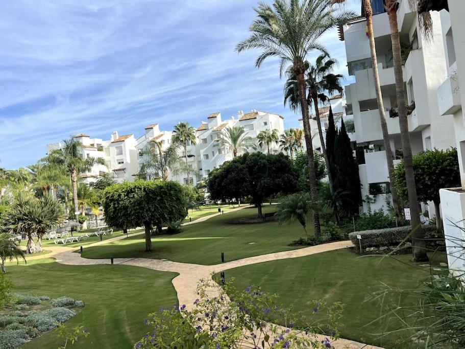 Costalita Beach Apartamento En เอสเตโปนา ภายนอก รูปภาพ