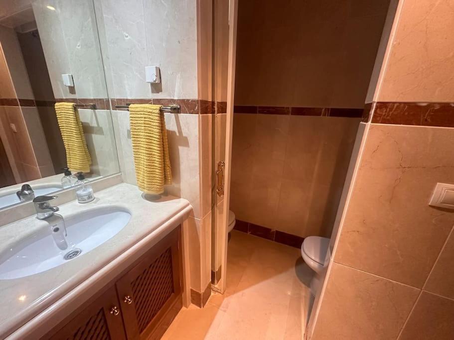 Costalita Beach Apartamento En เอสเตโปนา ภายนอก รูปภาพ
