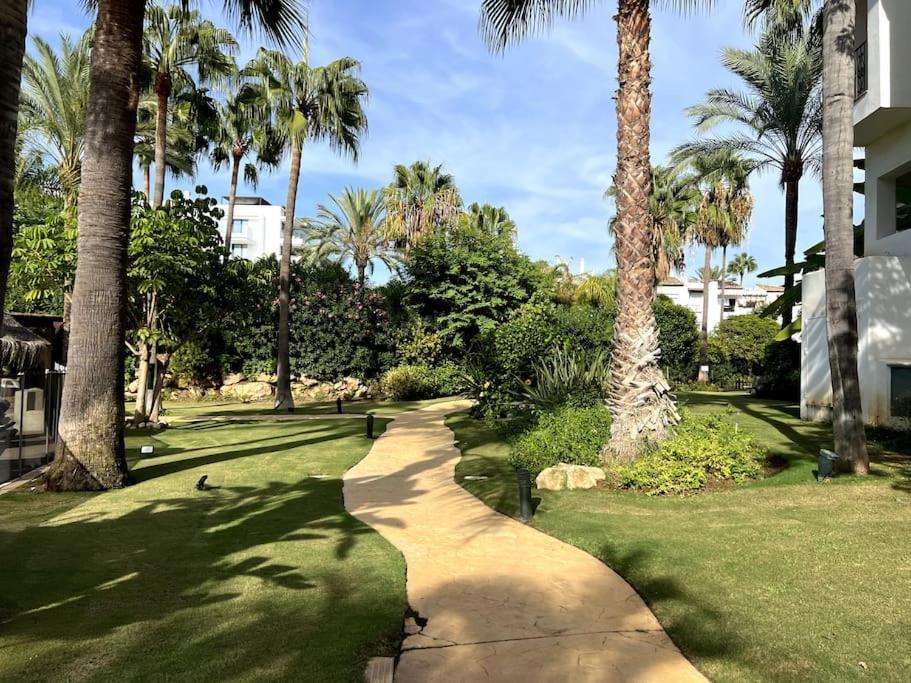 Costalita Beach Apartamento En เอสเตโปนา ภายนอก รูปภาพ